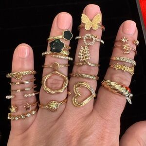 👉 Lot of 20 Gold Tone Stackable Rings – Butterfly, Snake, Heart, CZ